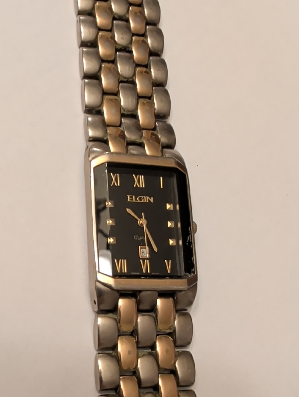 Elgin Men's Two-Tone Black Dial Quartz Watch Destroyed Bracelet